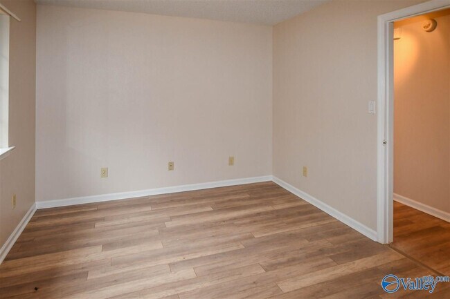 Building Photo - 106 Vistawood Ct