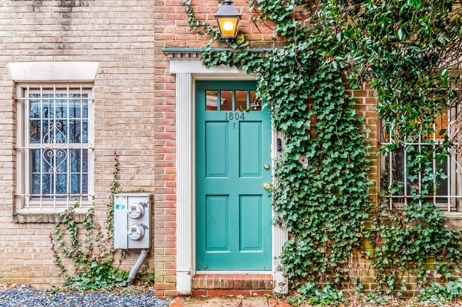 Building Photo - 4515 MacArthur Blvd NW