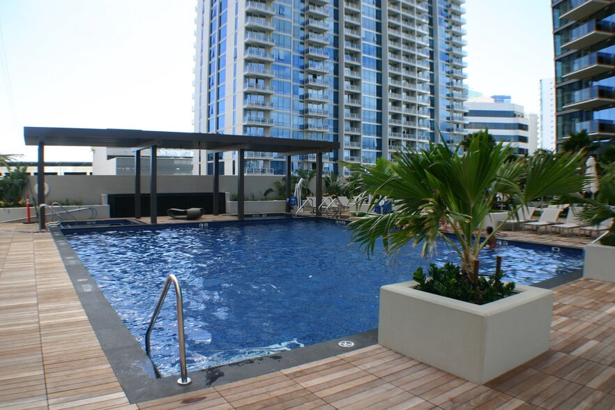 Building Photo - 1388 Kapiolani Blvd