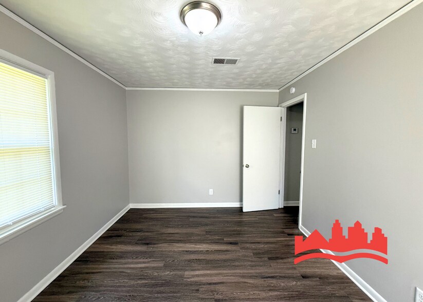 Building Photo - Fresh Rehab!