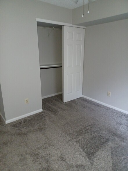 Small bedroom/office - View 2 with closet - 2208 Clark Ct