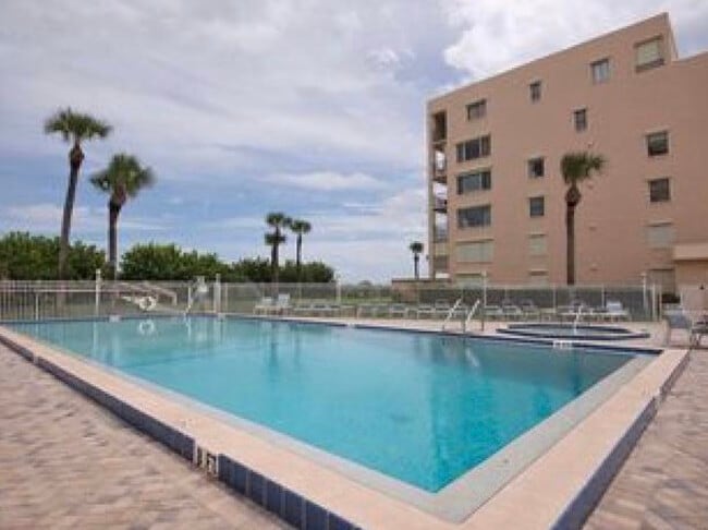 Building Photo - 995 N Highway A1A