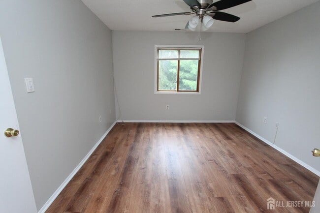 Building Photo - 2202 Aspen Dr
