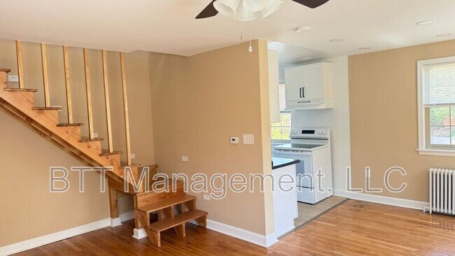 Building Photo - 8800 Plymouth St