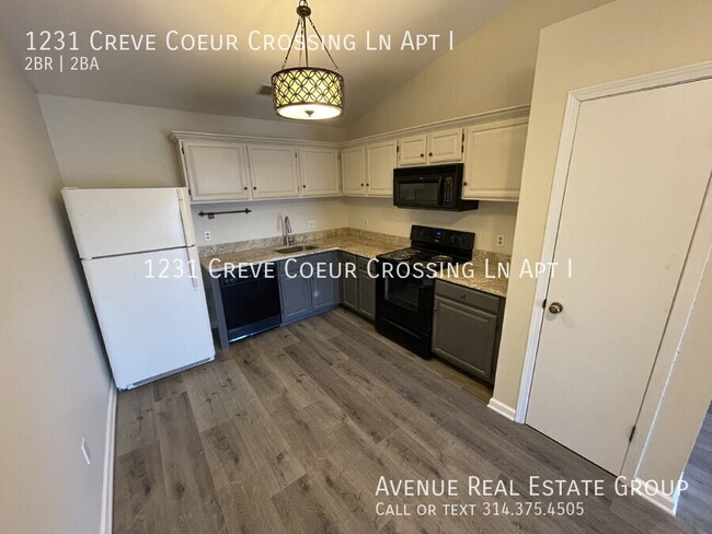 Primary Photo - Charming 2-Bed, 2-Bath Condo Retreat in Ch...