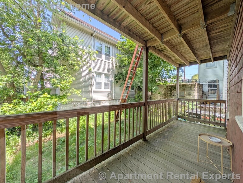 Building Photo - 81 Conwell Ave