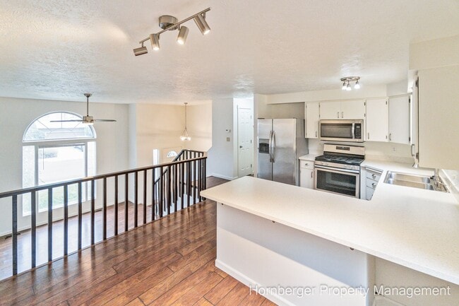 Building Photo - Recently Updated Single Family Home On The...
