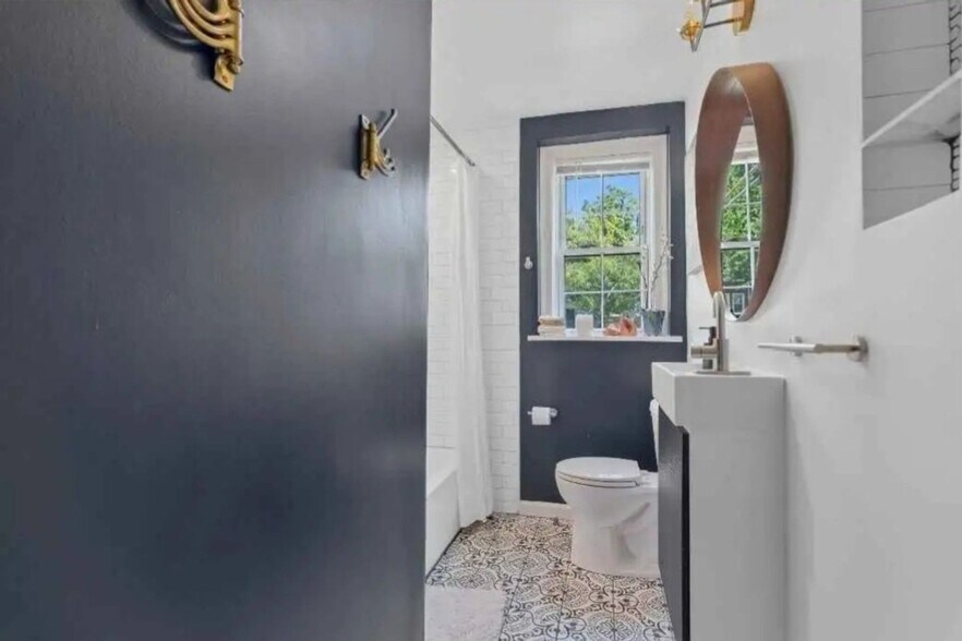 Building Photo - 2716 29th St SE