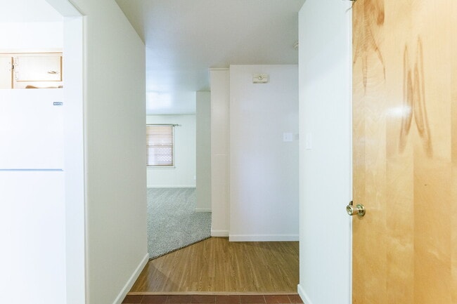 Building Photo - Remodeled throughout, 3/2/1