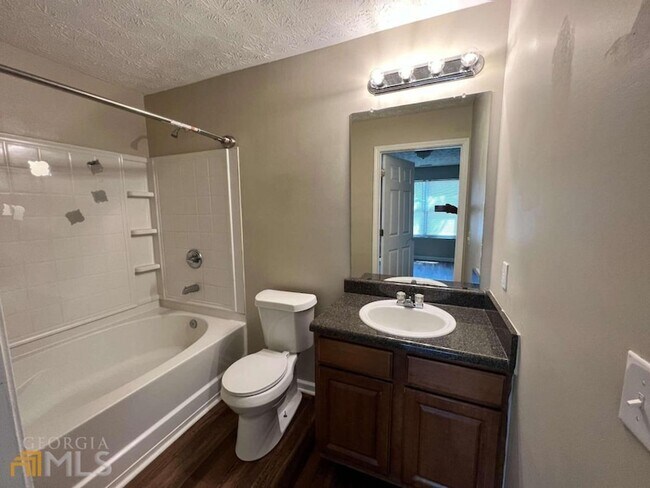 Building Photo - 13101 Fairington Ridge Cir