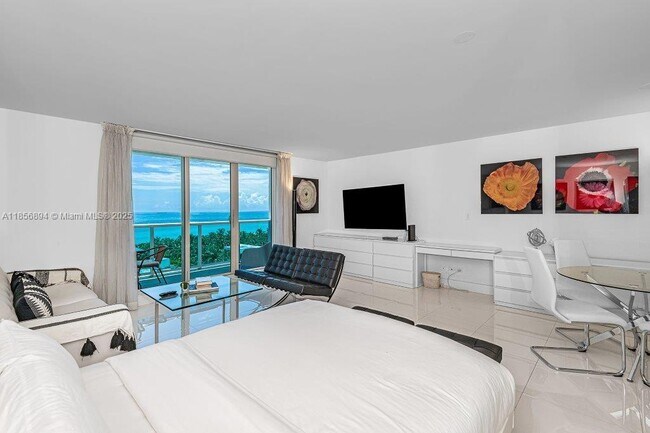 Building Photo - 2301 Collins Ave