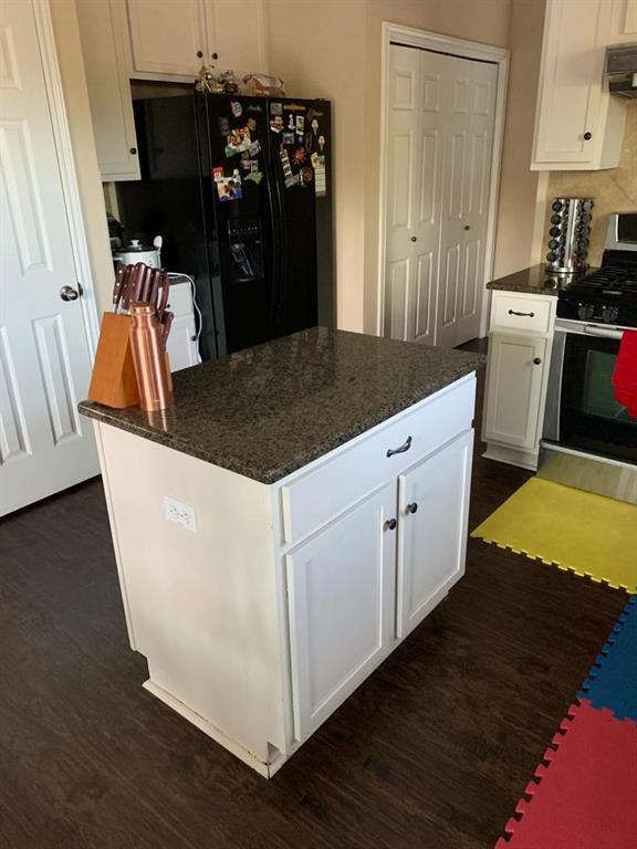 Building Photo - 14221 Willow Tank Dr