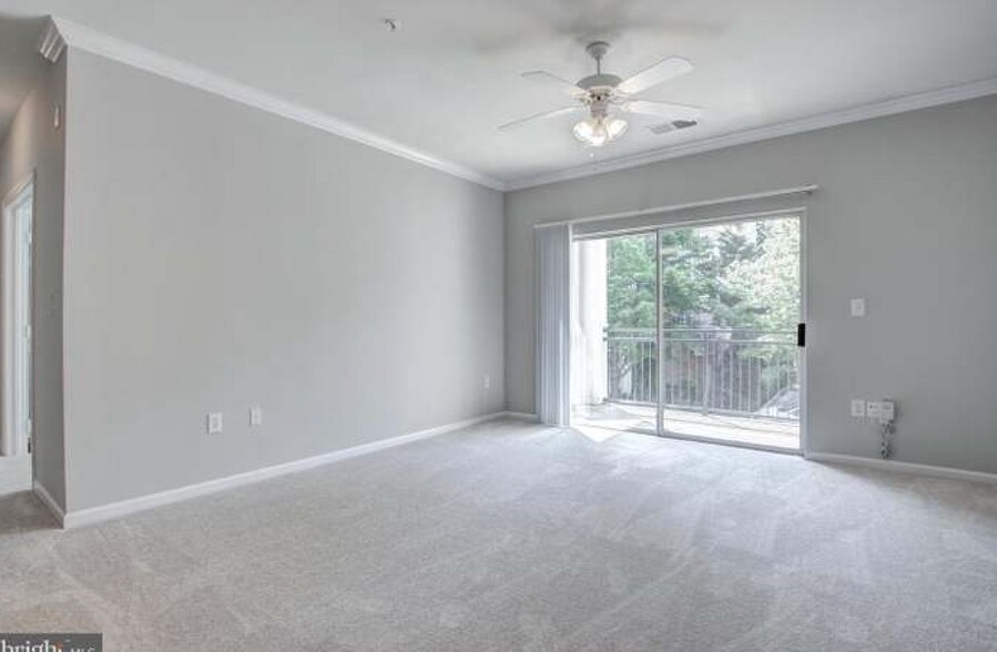 Building Photo - 12120 Garden Ridge Ln