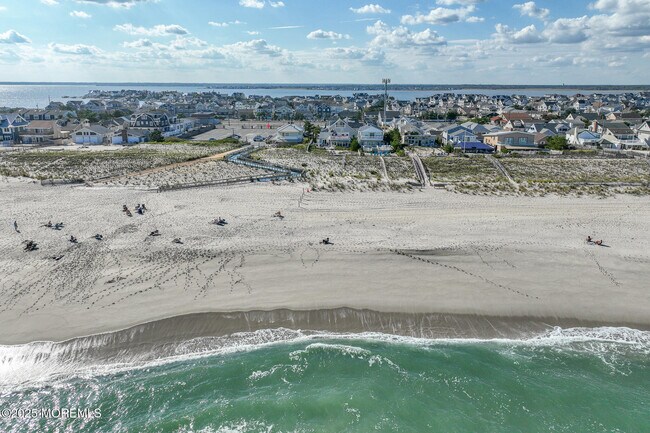 Building Photo - 14 Falls Rd