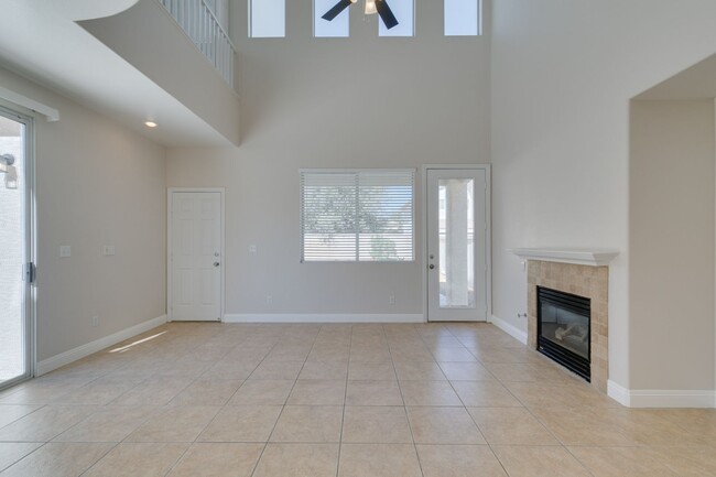 Building Photo - Beautiful 3-Bedroom Home in Silverado Ranch