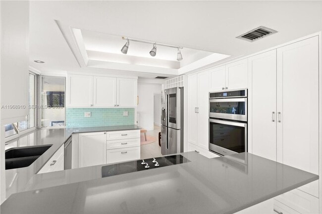 Building Photo - 17341 SW 74th Ave