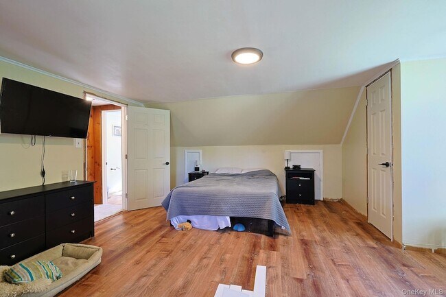 Building Photo - 1604 NY-9G