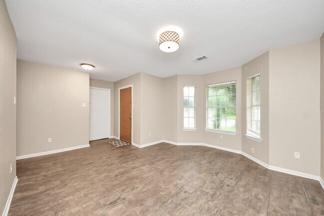 Building Photo - 14610 Hazy Ridge Ln