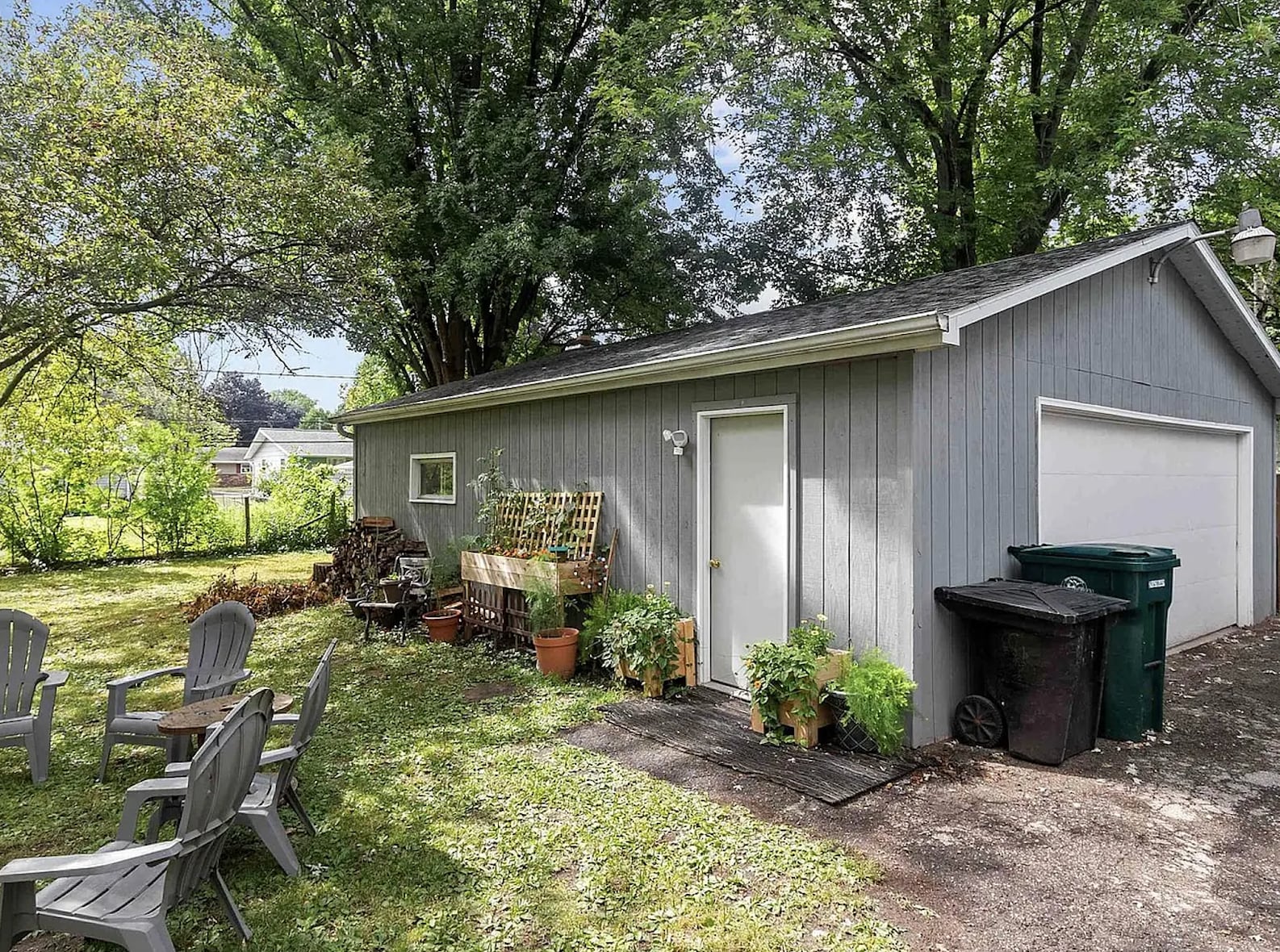 Building Photo - 1325 Cardinal Ln