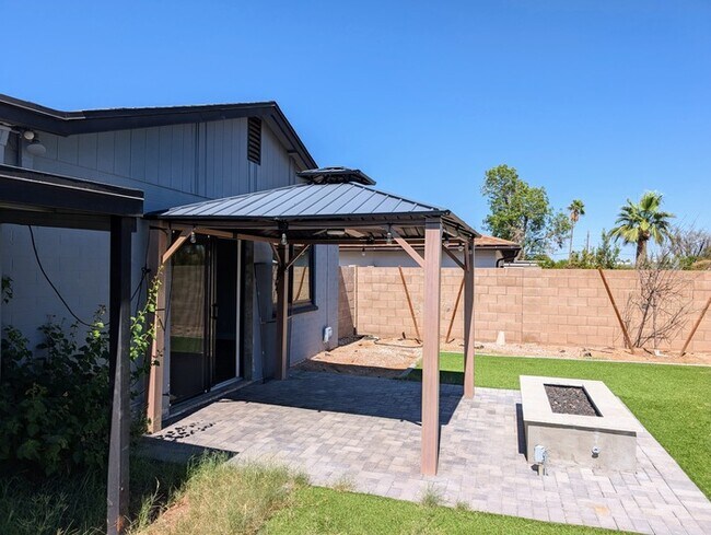 Building Photo - Lookout Mountain House with Garage