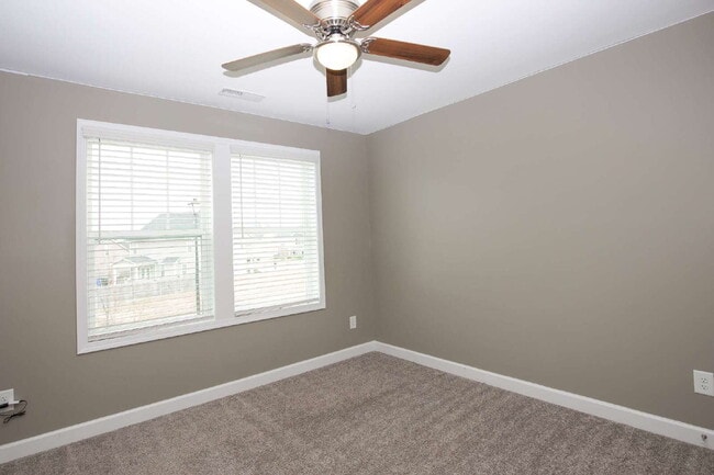 Building Photo - Spacious 3-Bed, 2.5-Bath Modern Home w/ 3-Car Garage in Highcroft – Close to Fort Bragg!