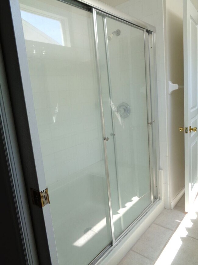 Building Photo - Welcome to your new home in beautiful Venice, Fl!  2 Bedroom 2 Bath w/ Den