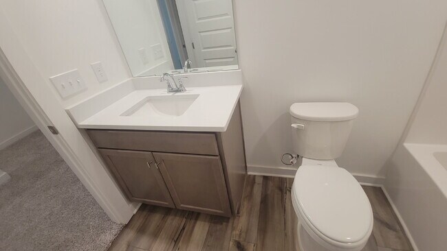 Building Photo - 7580 Discovery Pt Dr NW