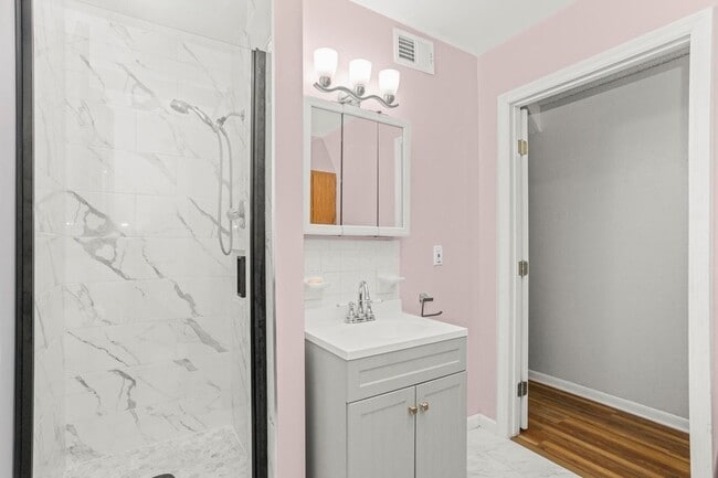 Building Photo - 2909 Cherry Hills Dr