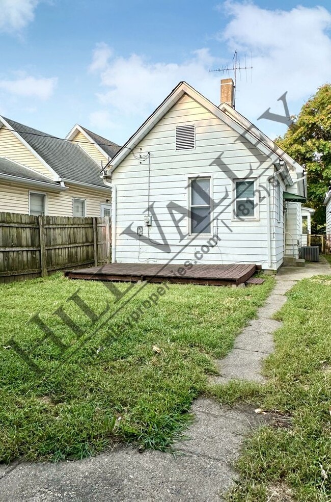 Building Photo - Two Bedroom Home