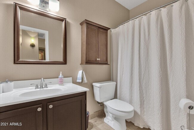 Building Photo - 1138 E Amberwood Dr