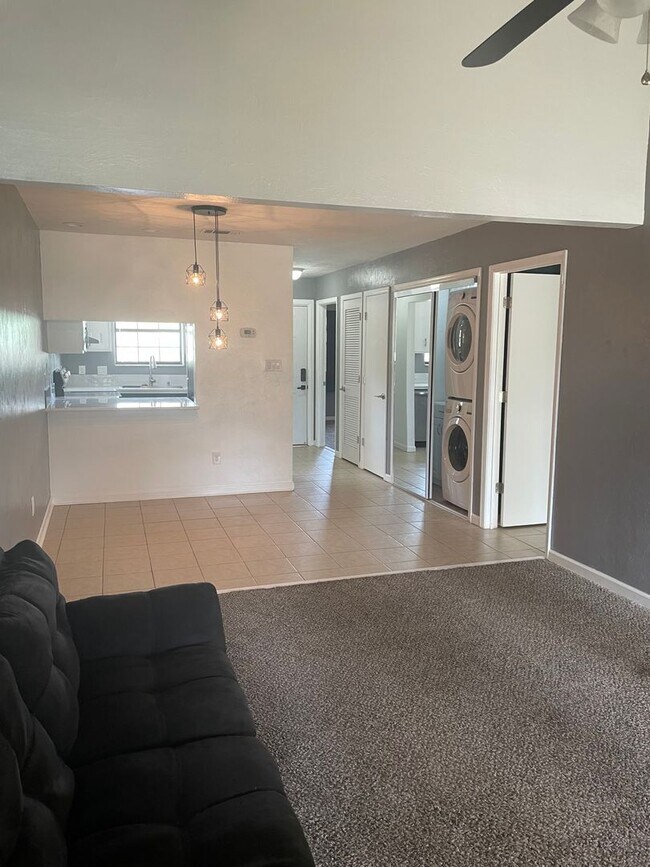 Building Photo - BEAUTIFUL 2/2 CONDO FOR RENT NEAR FSU AND CAPITOL