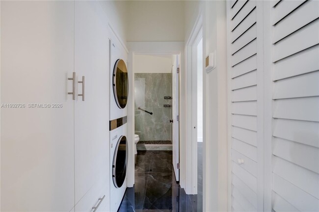 Building Photo - 14805 SW 74th Ln