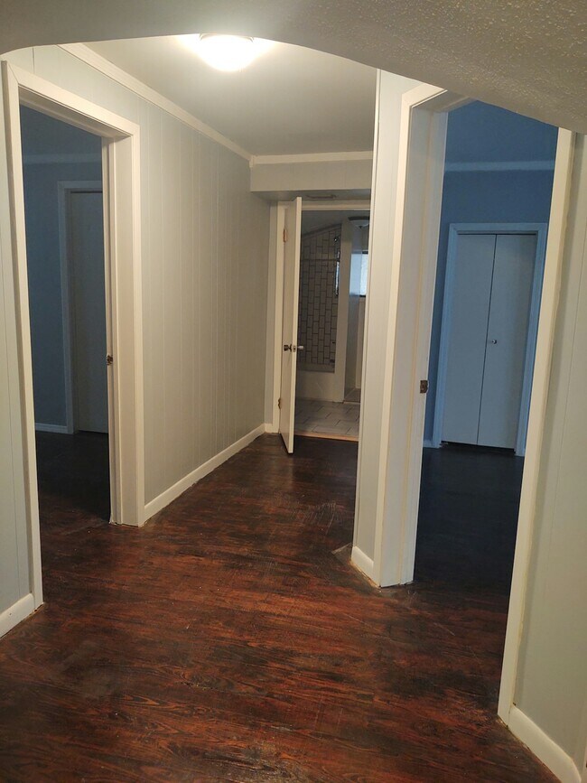 Building Photo - 719 West Faulkner Street, Unit 719