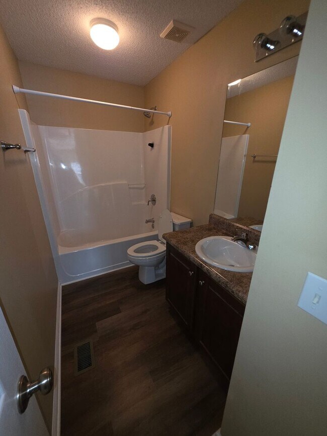 Building Photo - 435 Sandy Oak Dr