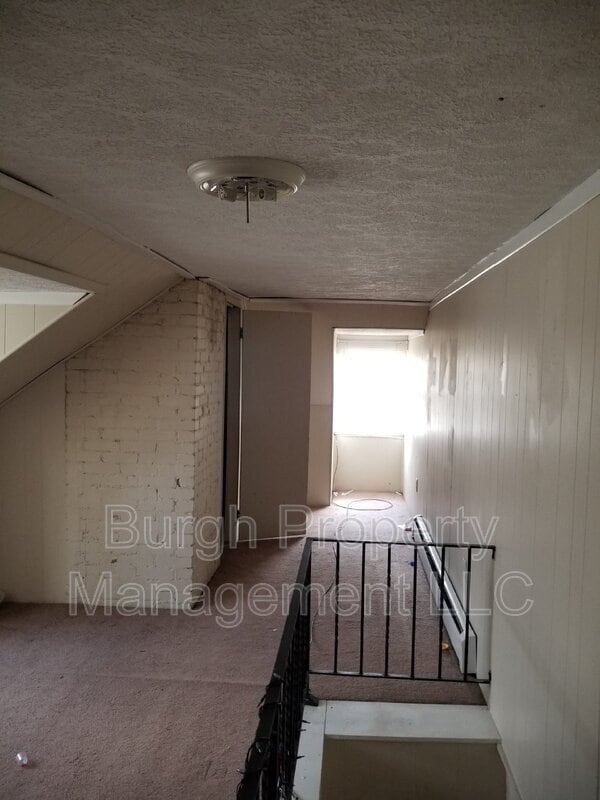 Building Photo - 426 2nd St