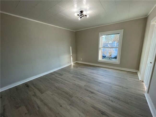 Building Photo - 405 Sumner Ave