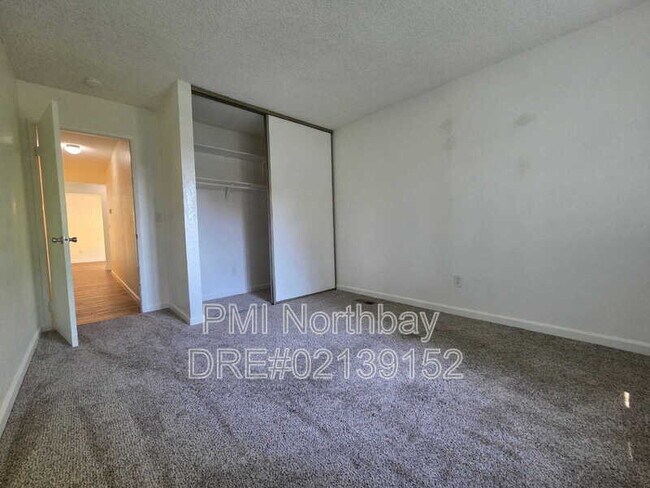 Building Photo - 1152 Hartford Pl