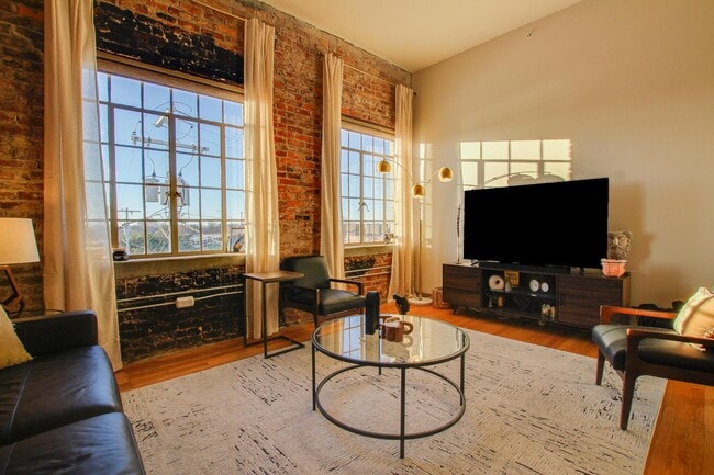 Building Photo - 307 2nd THE LOFTS