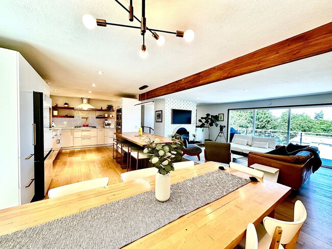 Building Photo - Rental with Views of Utsalady Bay and Mt B...