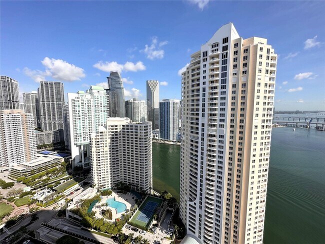 Building Photo - 808 Brickell Key Dr