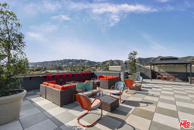 Building Photo - 7428 Santa Monica Blvd