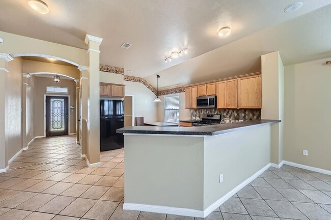 Building Photo - 1402 Weatherford Dr