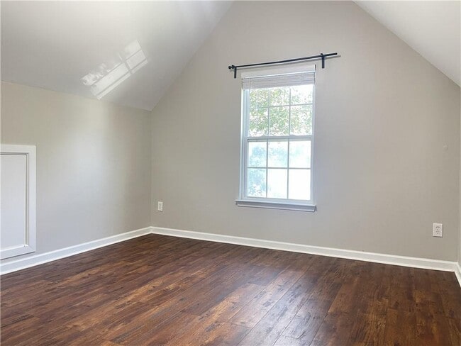 Building Photo - 385 Blackwood Ln