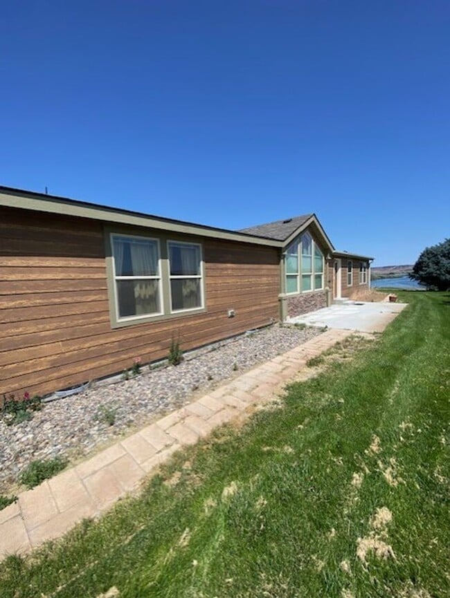 Building Photo - True Western Living On The Snake River