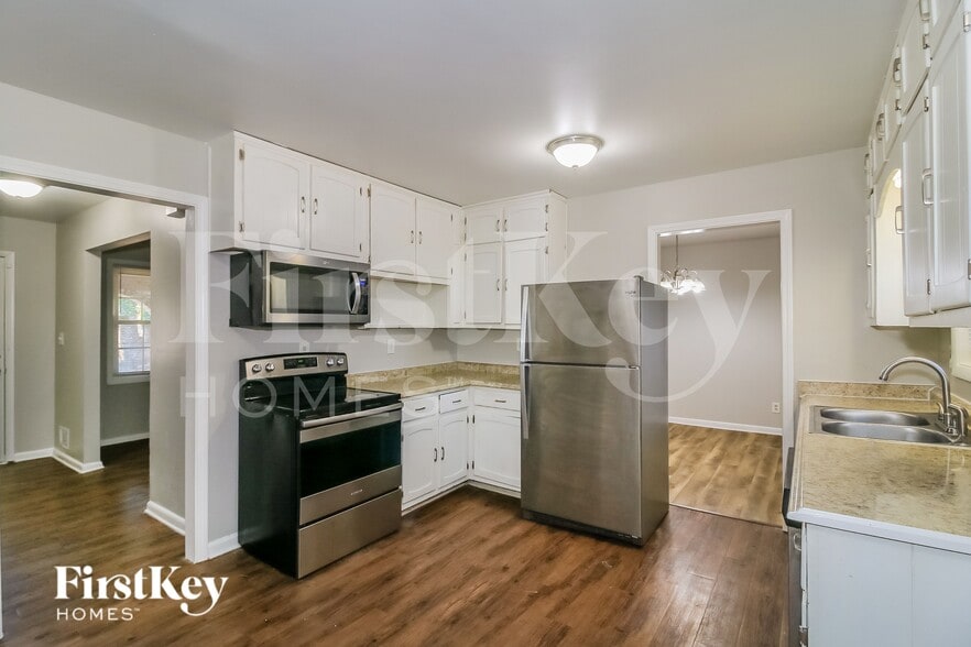 Building Photo - 2364 Tiffany Cir