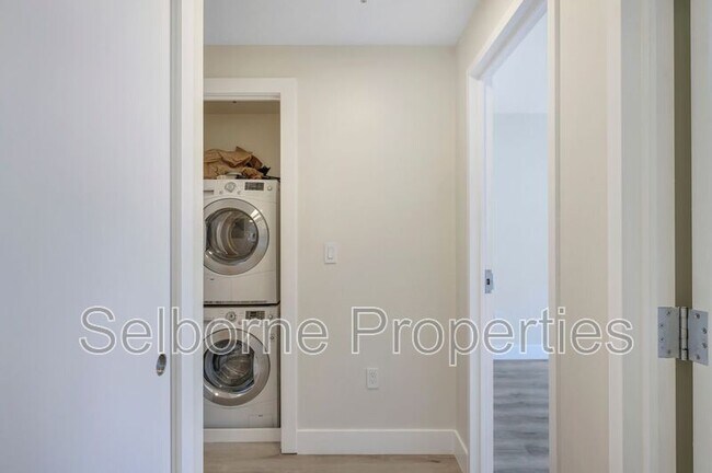 Building Photo - 1401 Jackson St