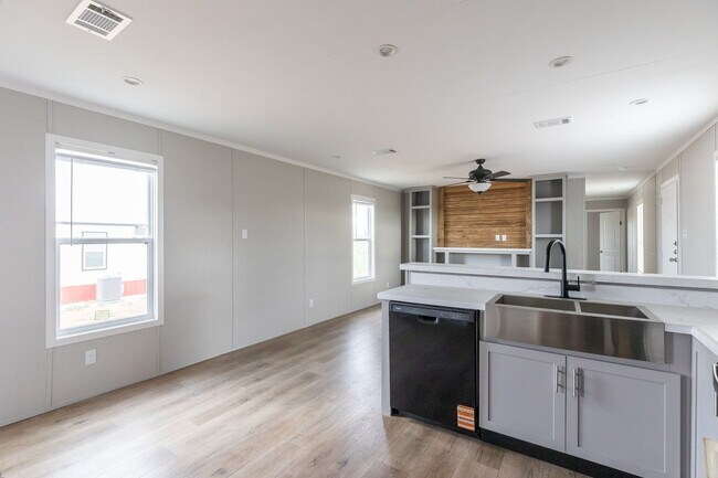 Building Photo - 178 Meadow Ln