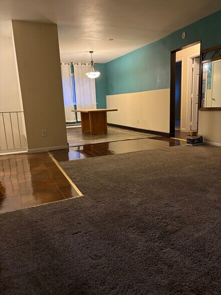 Building Photo - 8413 Cottonwood Dr