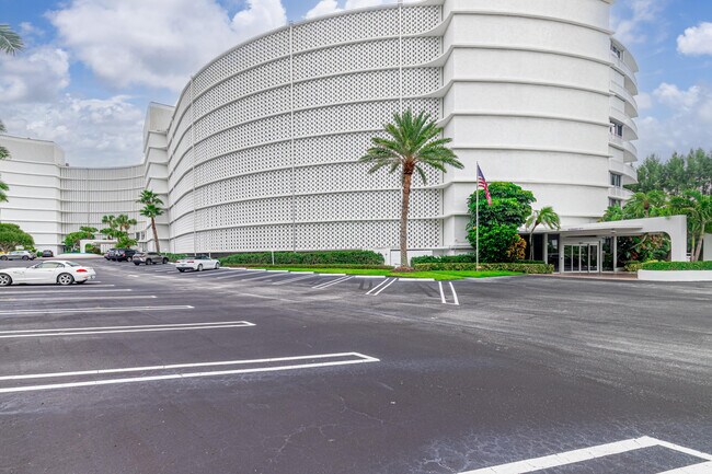 Building Photo - 2780 S Ocean Blvd