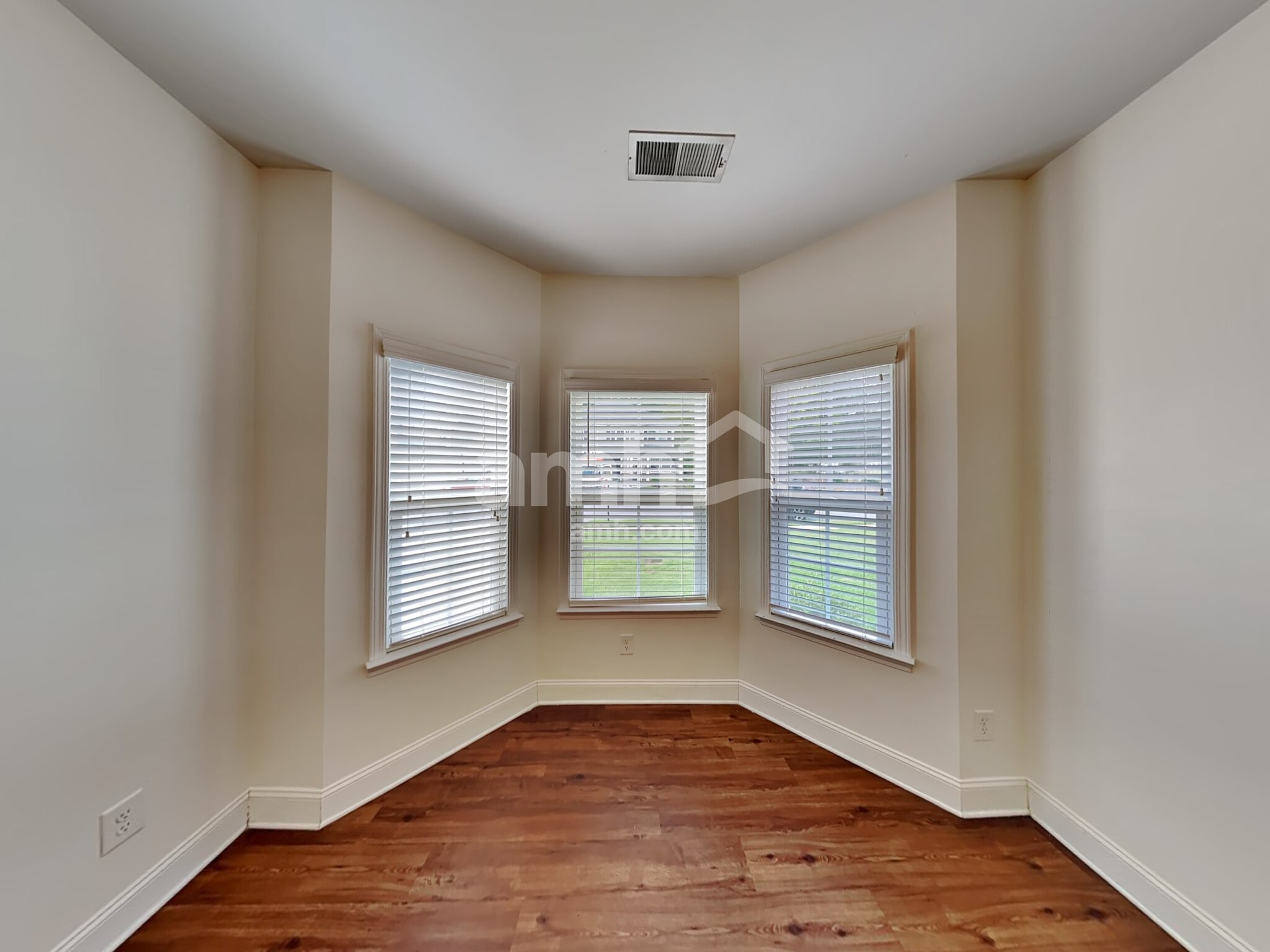 Building Photo - 1007 Monitor Ct